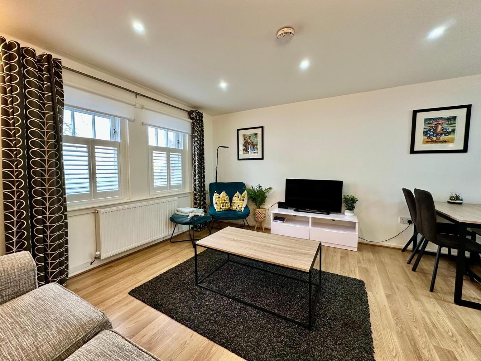 Appartamento Fifty Five On Gilmour Street Eaglesham Esterno foto
